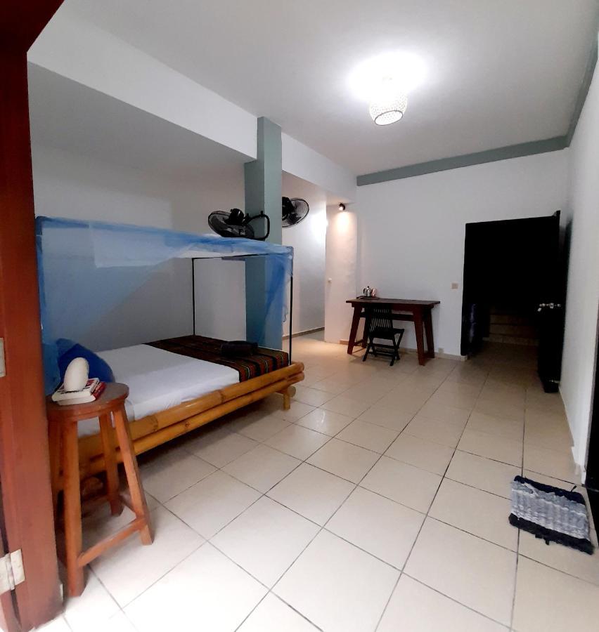 Merdeka House Maluk Bagian luar foto