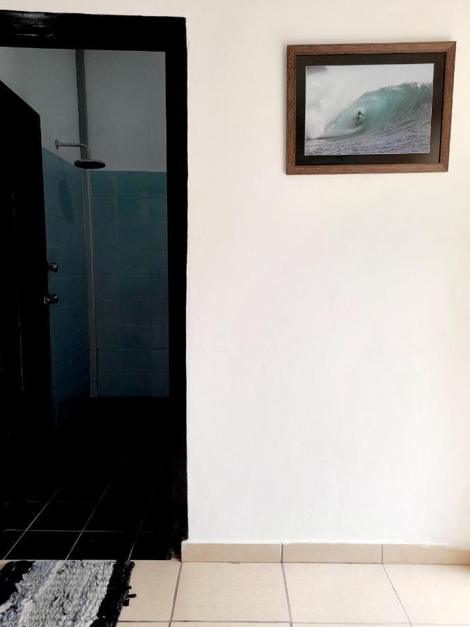 Merdeka House Maluk Bagian luar foto