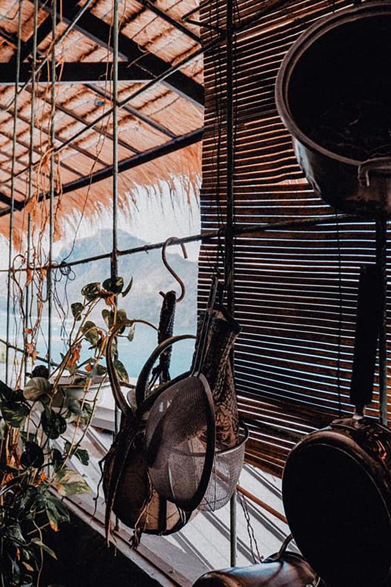 Merdeka House Maluk Bagian luar foto